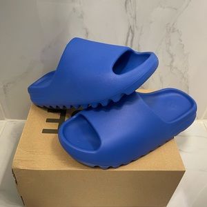 Yeezy Slides Azule